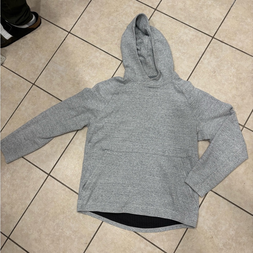 Lululemon texture double-knit hoodie retails on “like new” for 96$